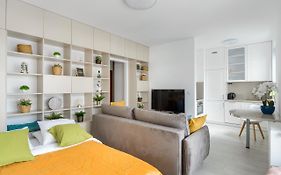 Lumina Studio Near Arkadia Center Warsaw